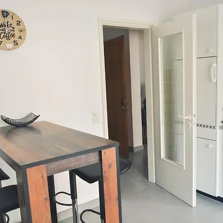 Nell'incantevole Citta Vecchia Di Apartamento
